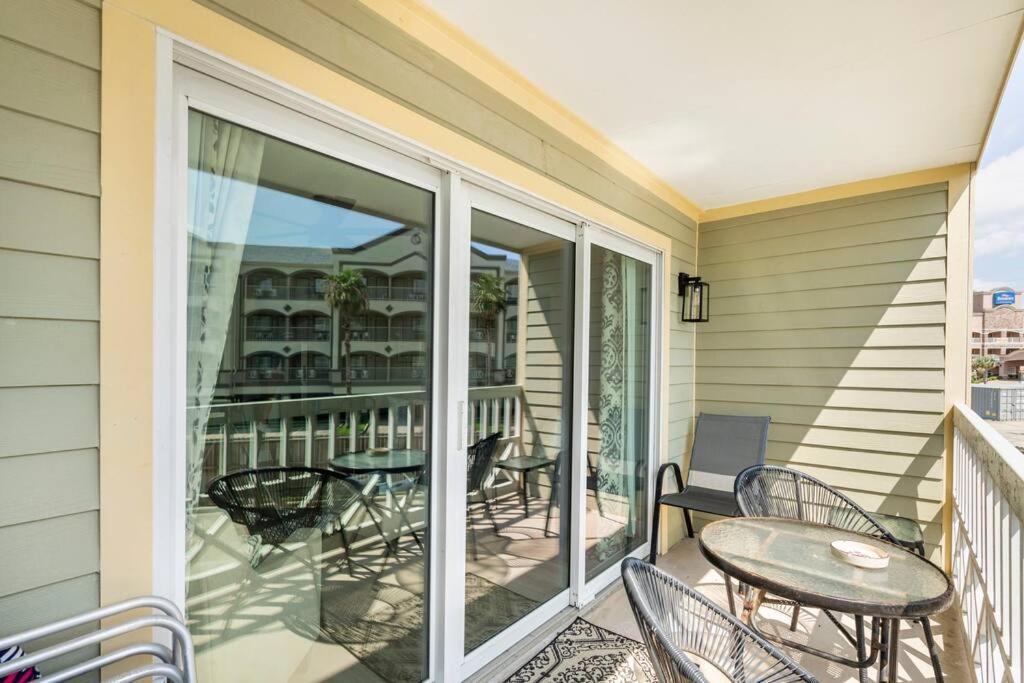 Sea-Renity Heated Pools Steps To The Beach Galveston Exterior photo
